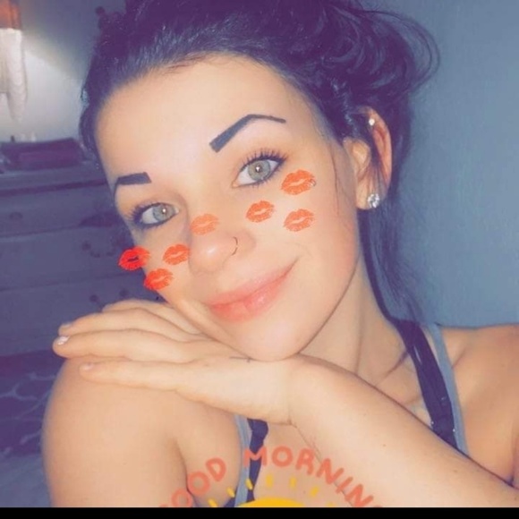 Meet your Posher, Dezzi - Picture 1 of 1